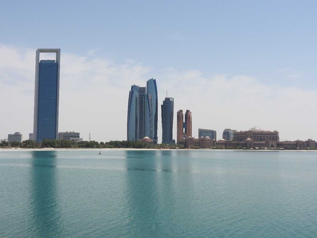 57 ABU DHABI Lungomare